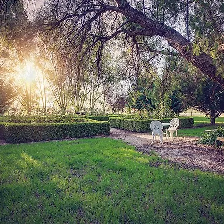 Evanslea Luxury Boutique Accommodation-3